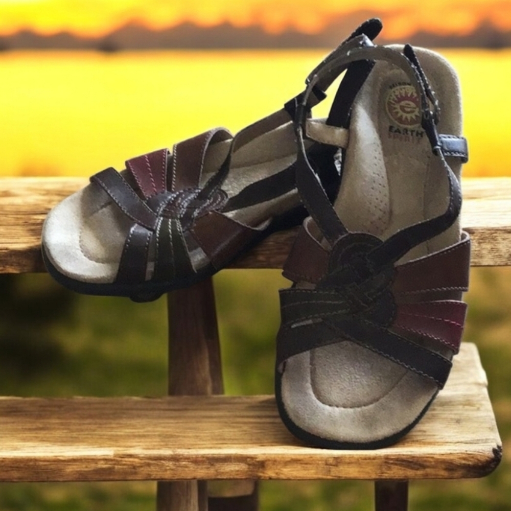 Earth Spirit Sandals Leather upper US size 6 brown in good shape comfort…